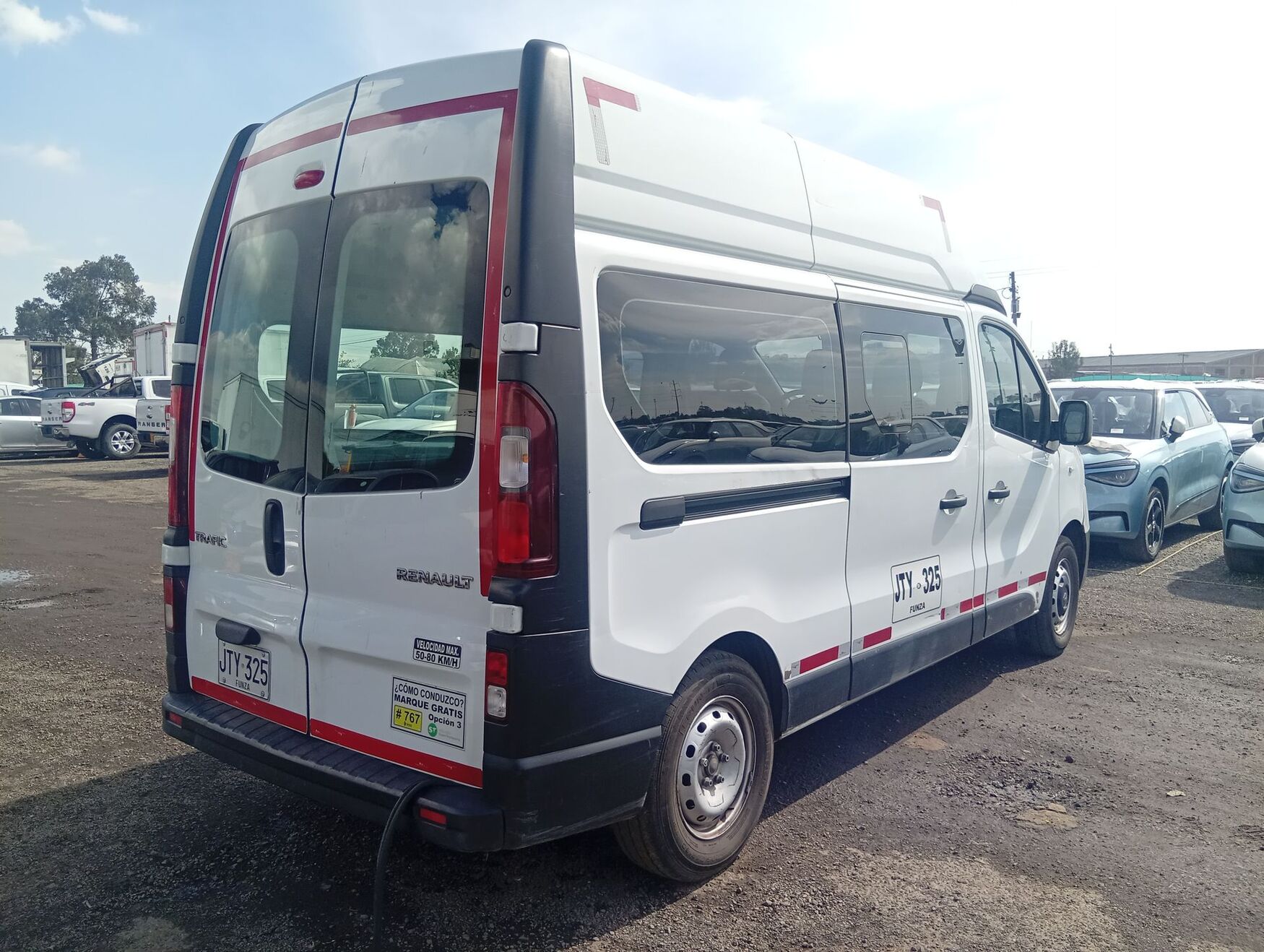 Renault - Trafic - 2021 image number 9