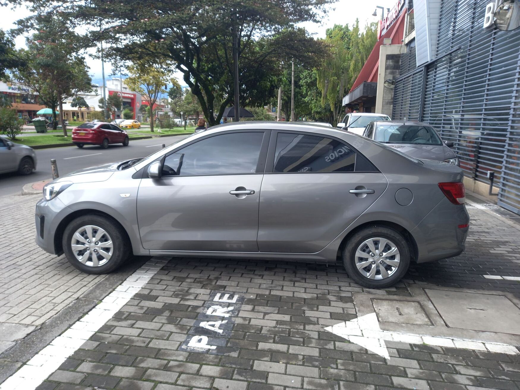 Kia - Soluto - 2025 image number 4