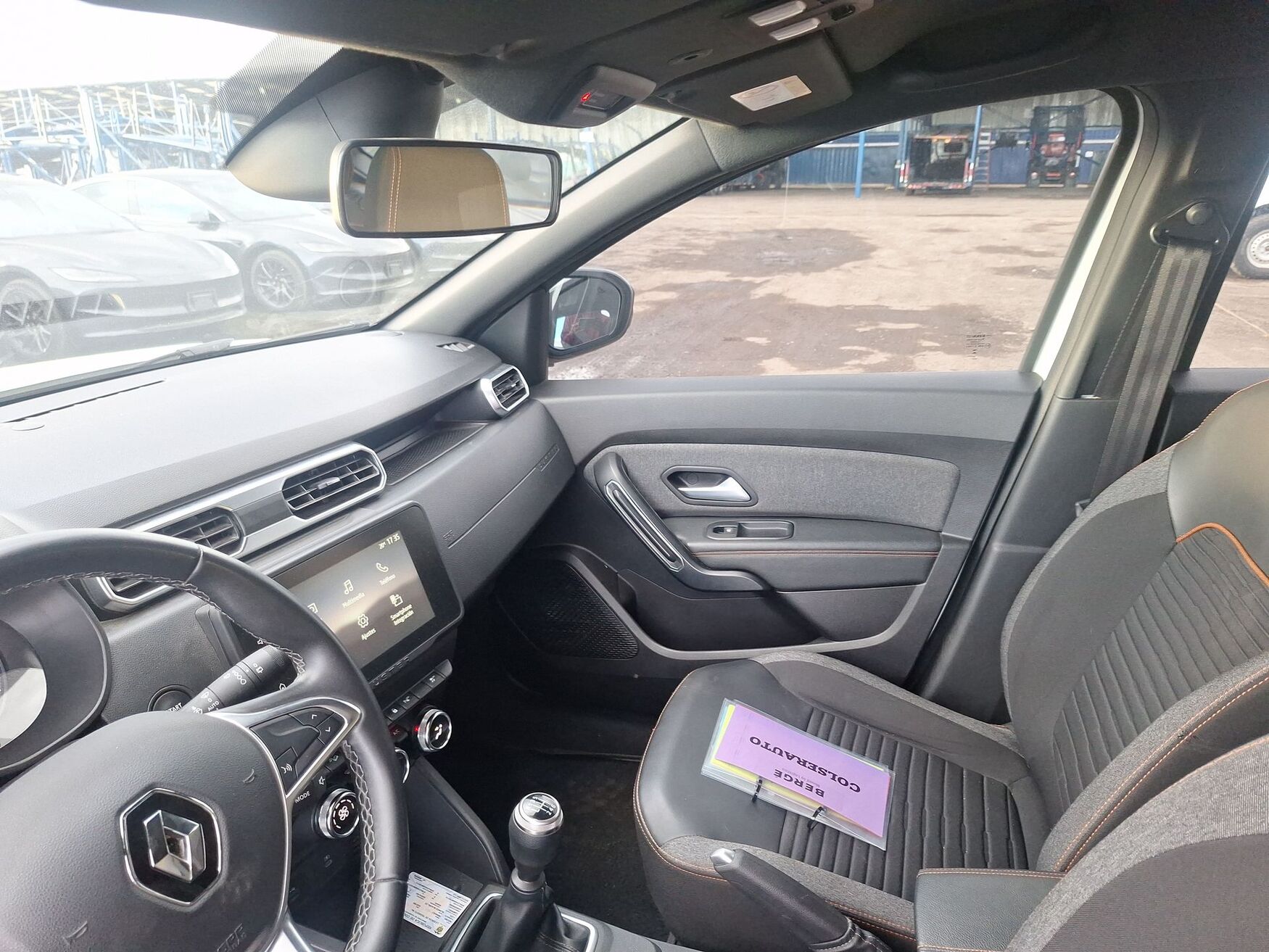 Renault - Duster - 2025 image number 2