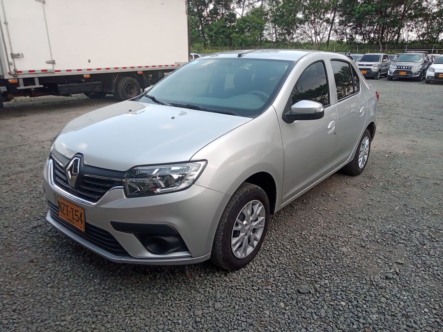 Renault - Logan - 2025 image number 5