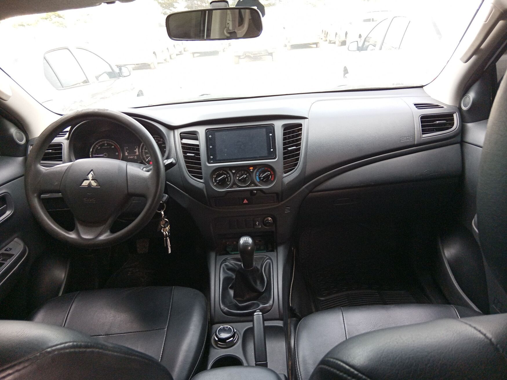 Mitsubishi - L200 - 2023 image number 11