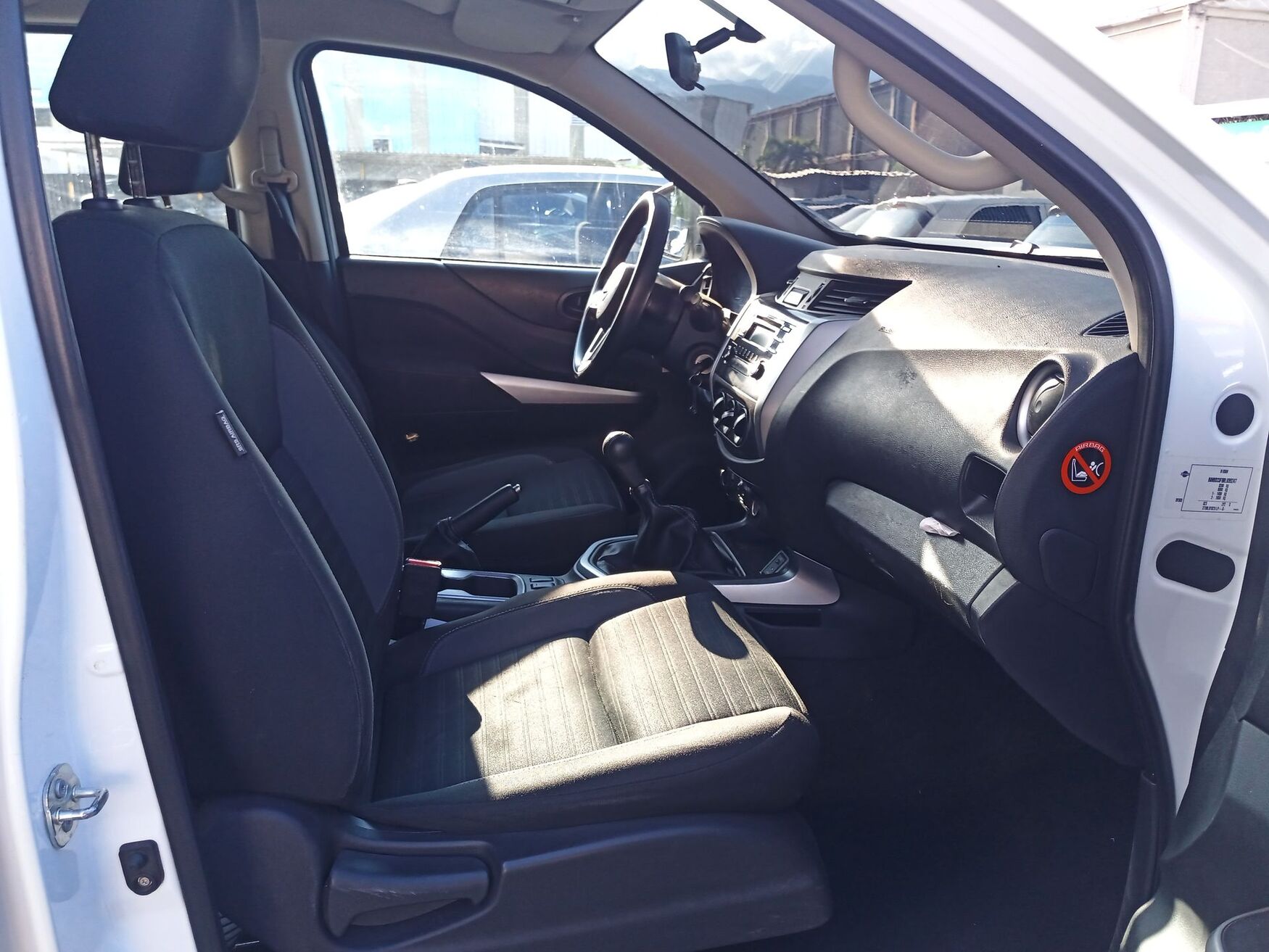 Nissan - Frontier - 2024 image number 2