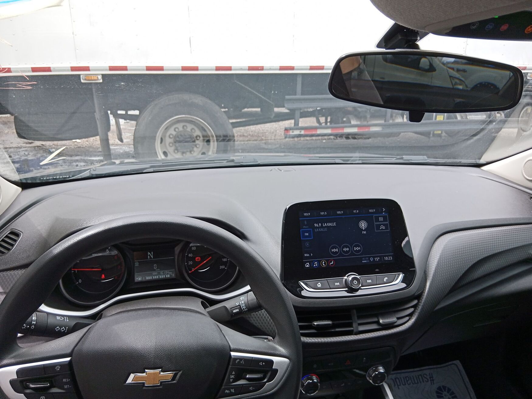 Chevrolet - Onix - 2025 image number 11