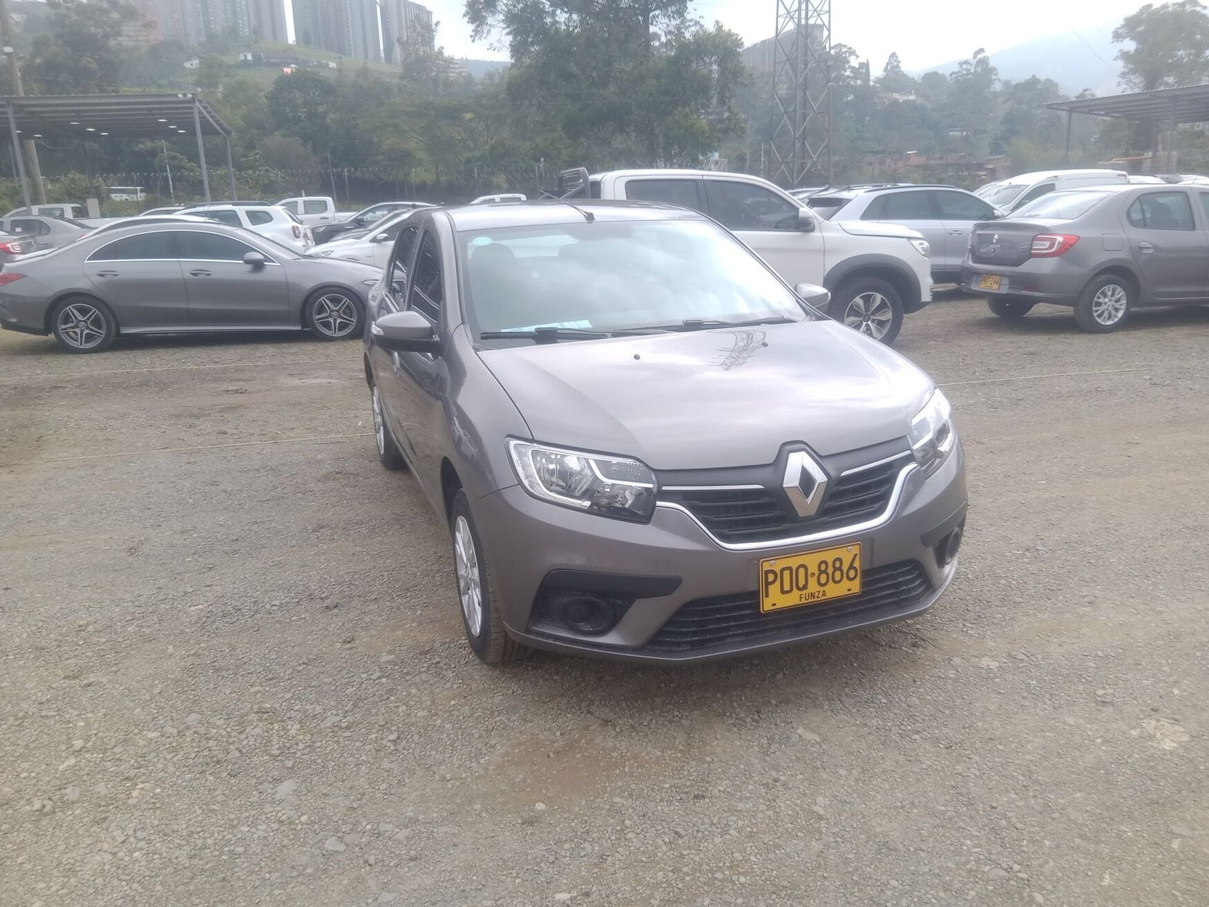Renault - Logan - 2025 image number 1
