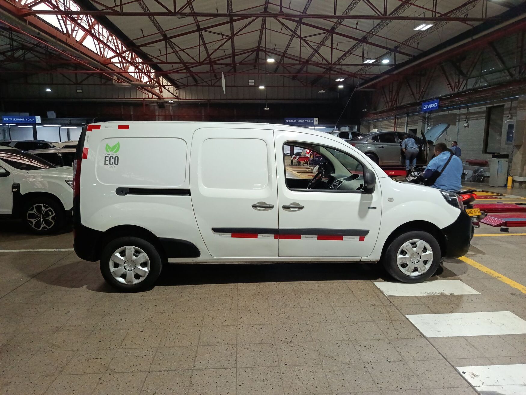 Renault - Kangoo ZE - 2020 image number 10