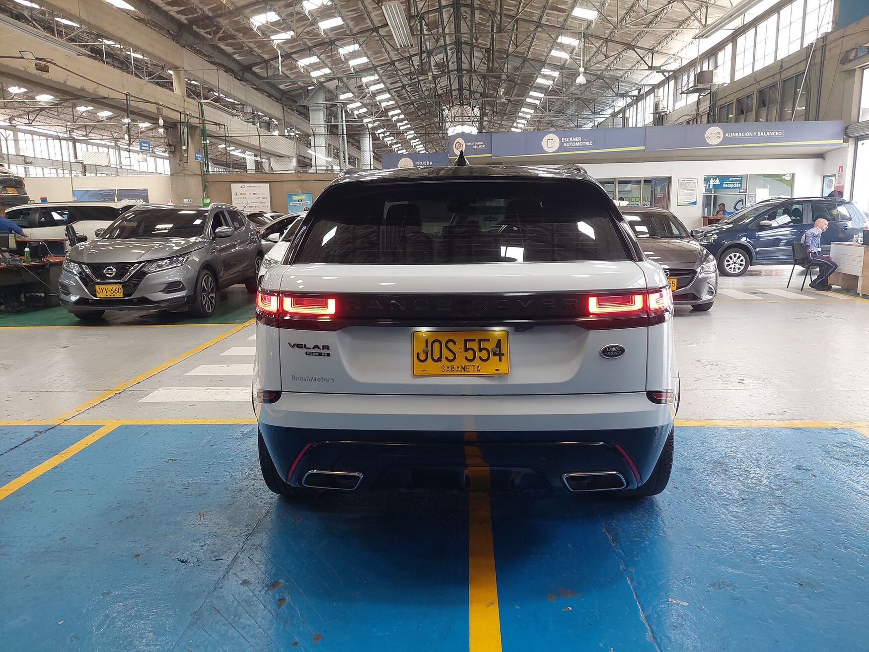 Land Rover - Velar - 2020 image number 8