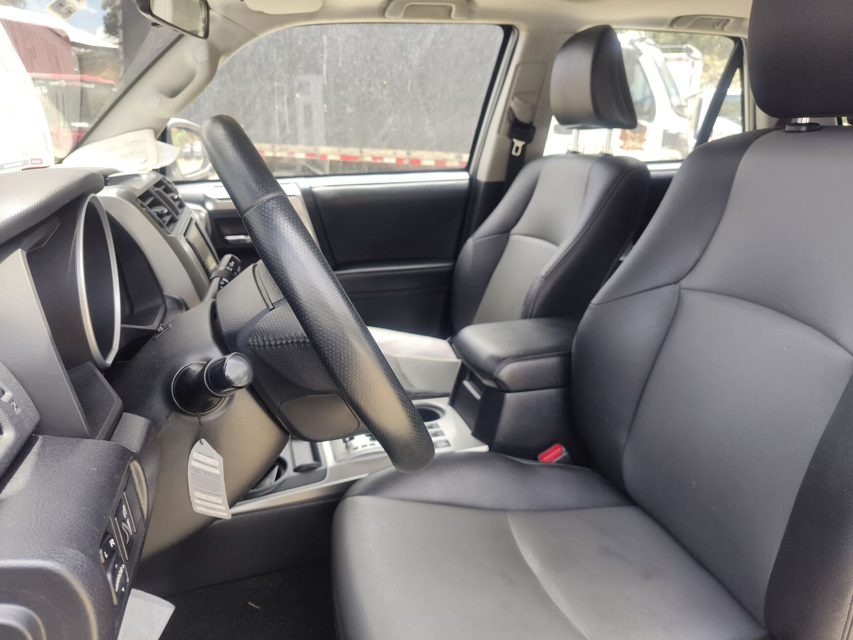 Toyota - 4Runner - 2018 image number 3