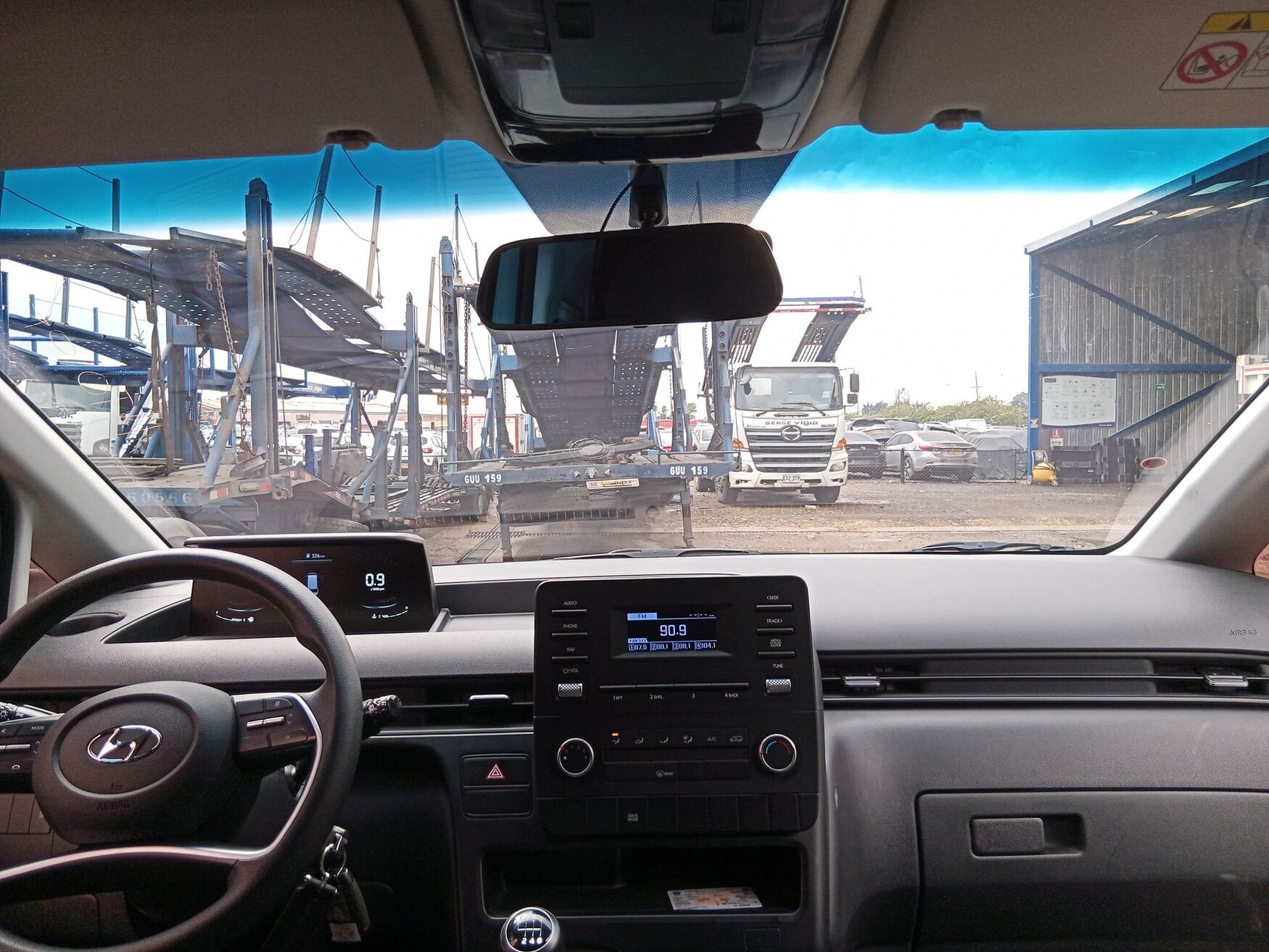 Hyundai - STARIA - 2024 image number 11