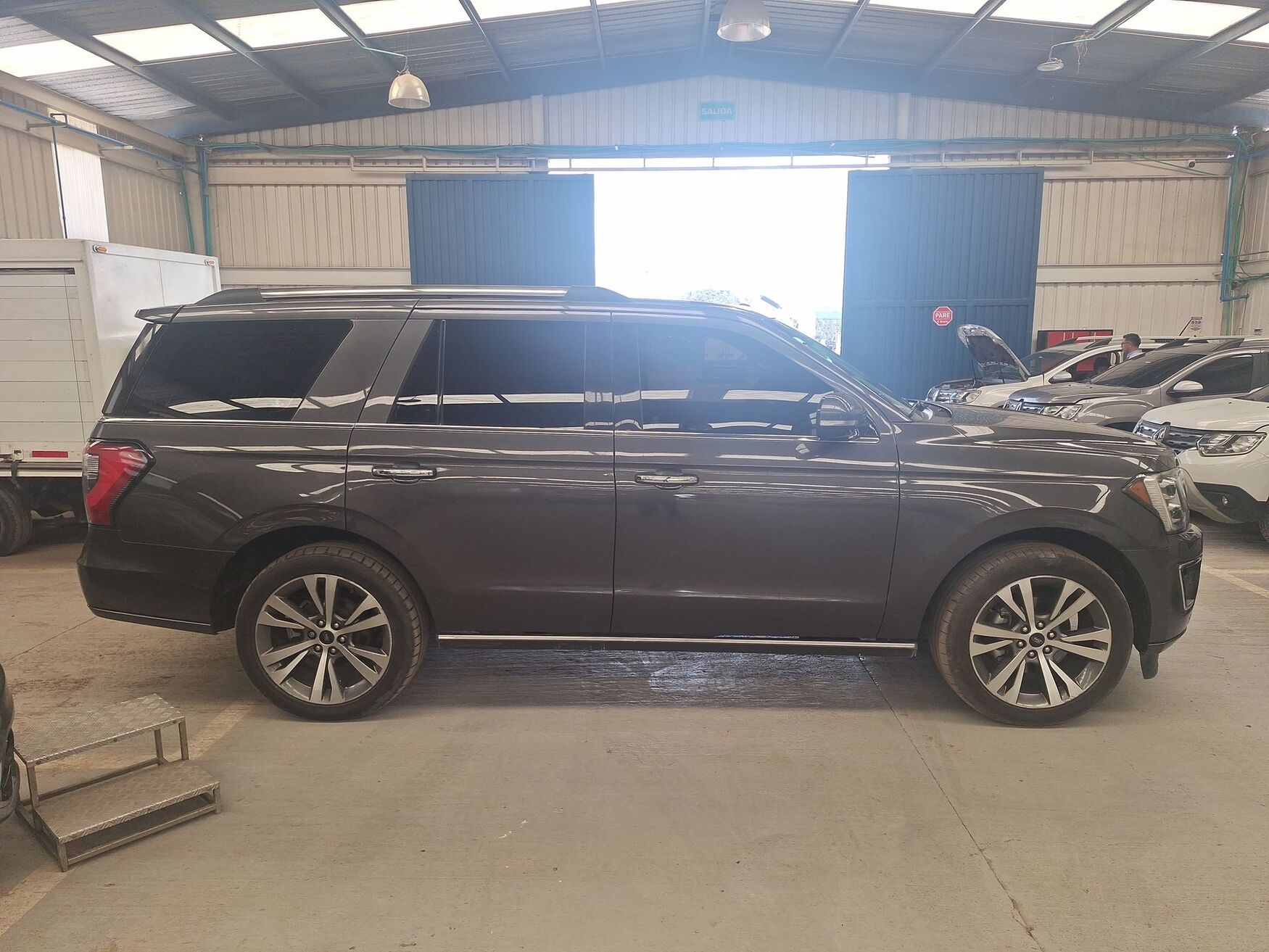 Ford - Expedition - 2020 image number 10