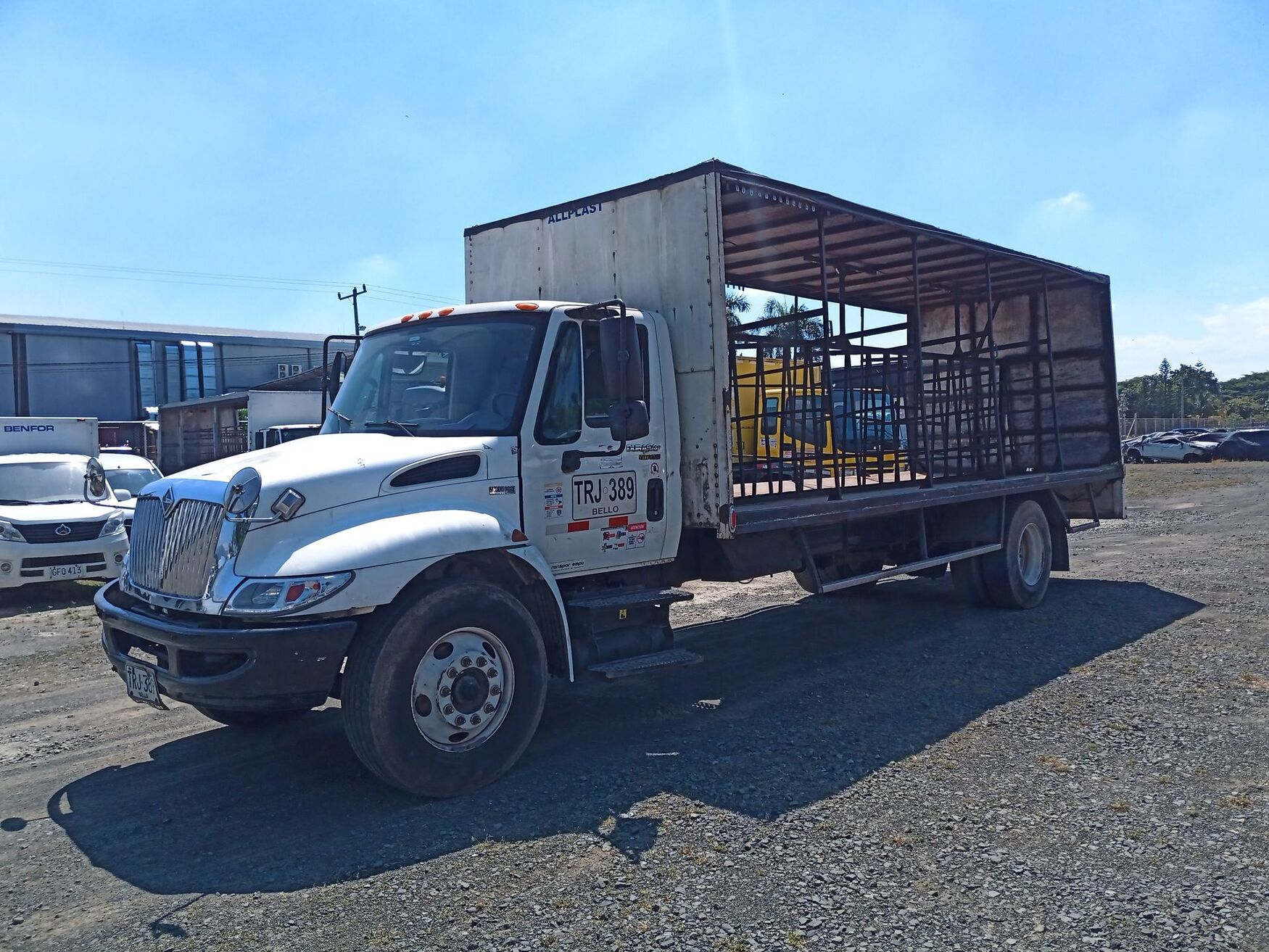 International - 4300 - 2012 image number 5