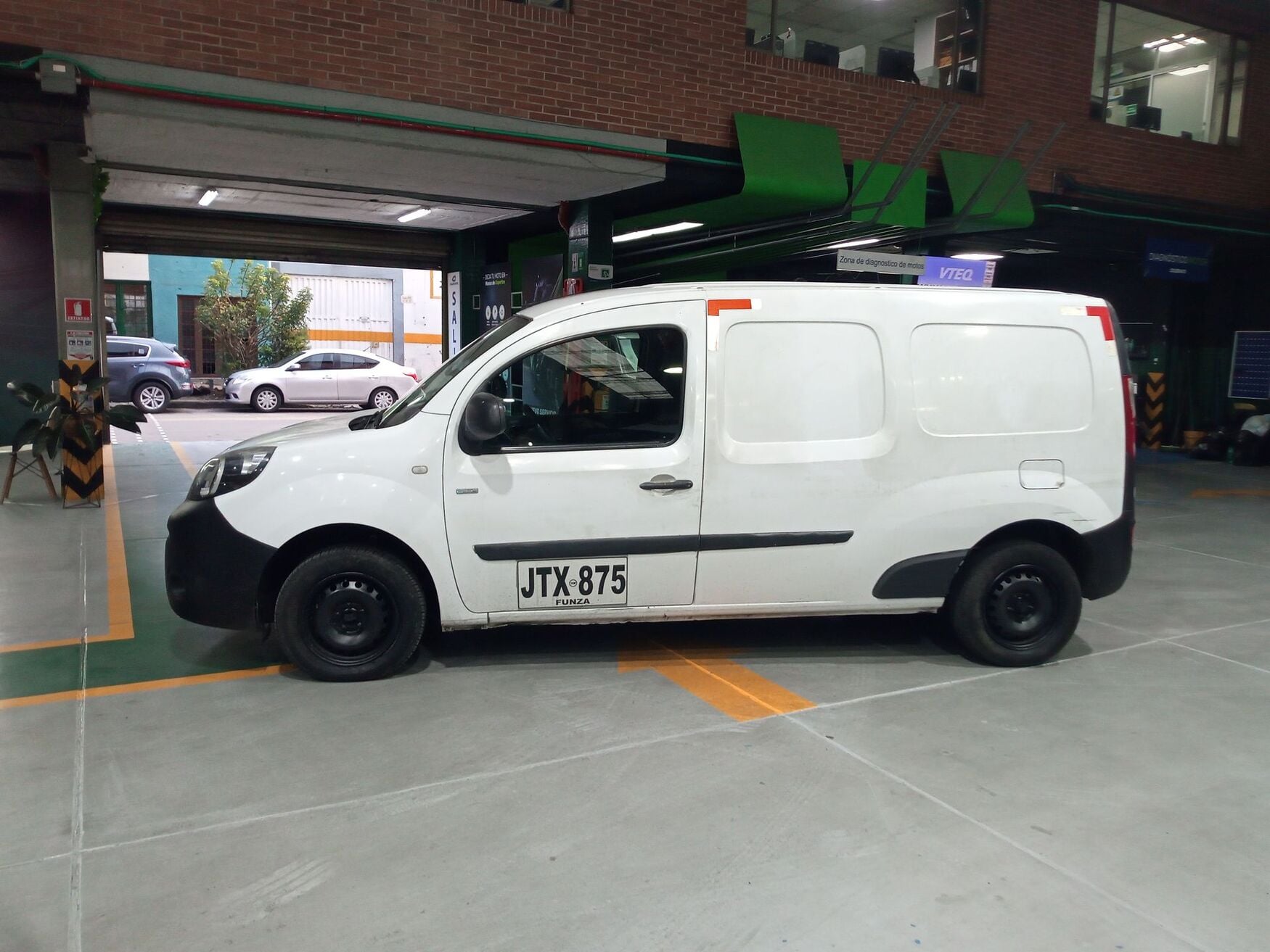 Renault - Kangoo ZE - 2020 image number 6