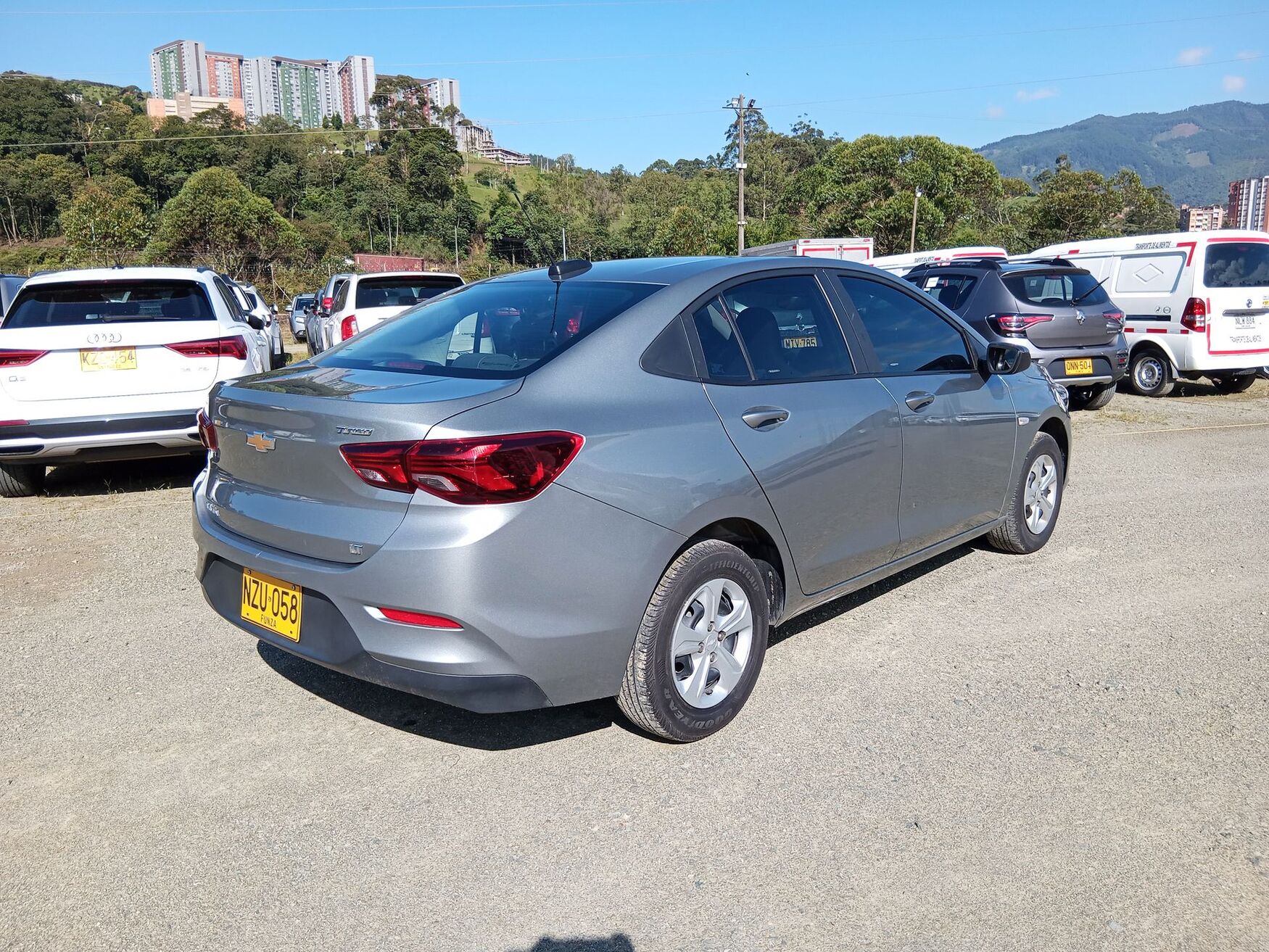 Chevrolet - Onix - 2025 image number 9