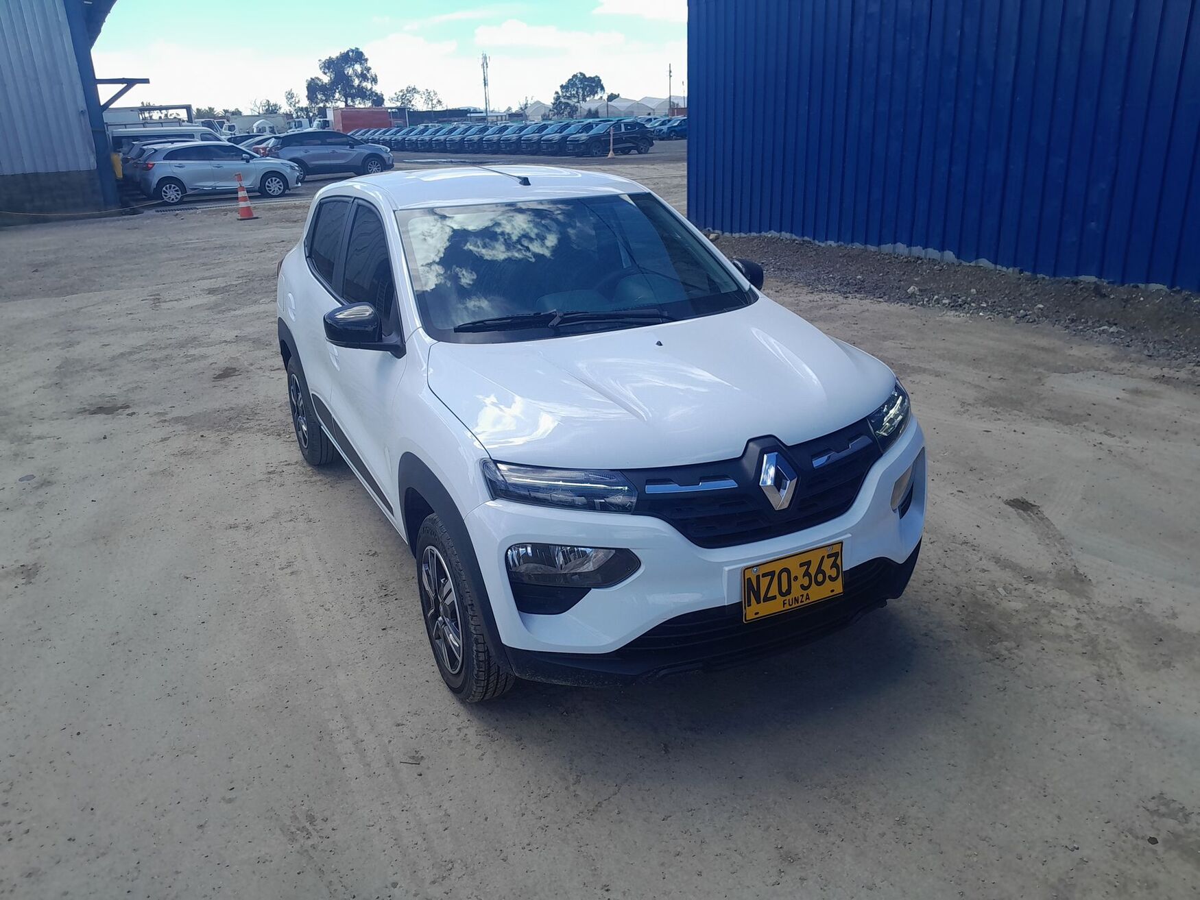 Renault - Kwid - 2025 image number 1