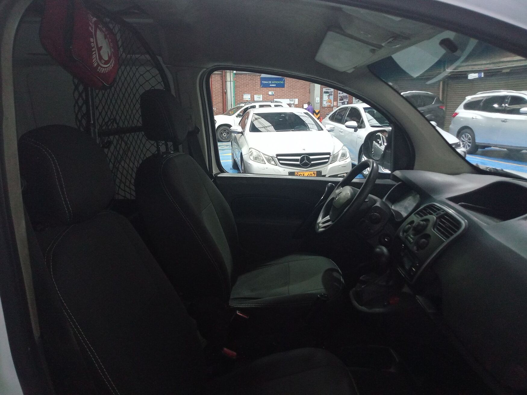 Renault - Kangoo ZE - 2020 image number 2