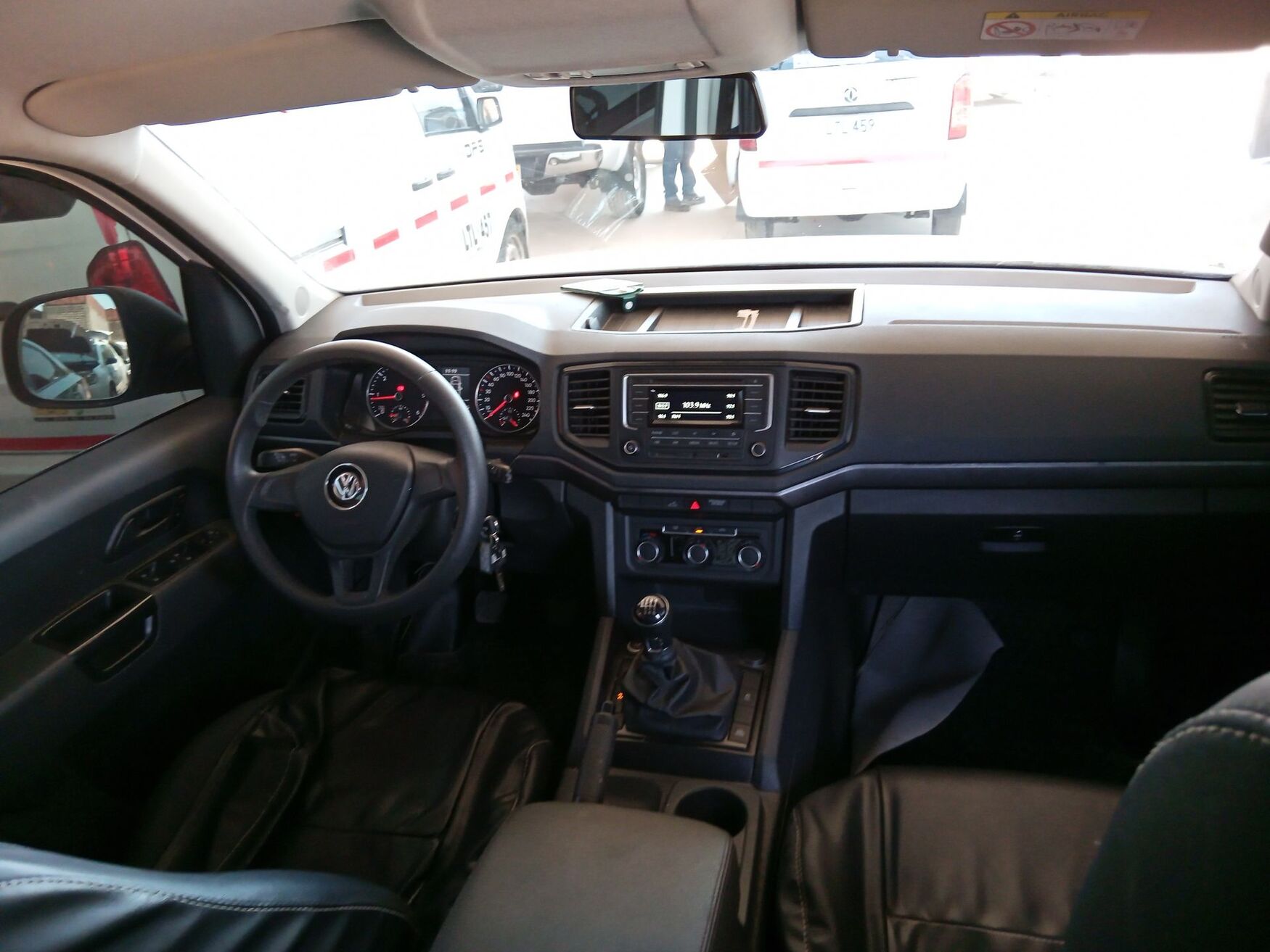Volkswagen - Amarok - 2023 image number 11
