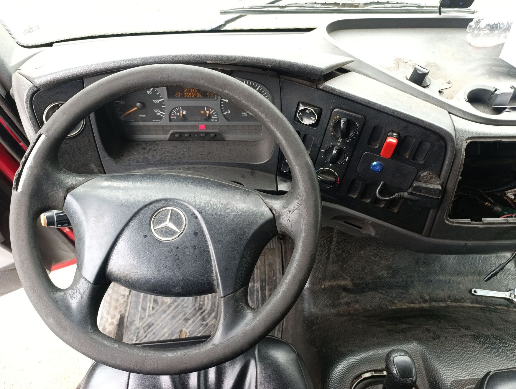 Mercedes Benz - Atego - 2007 image number 11