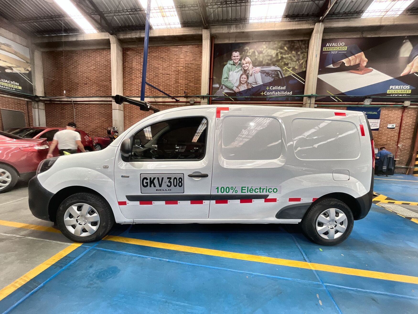 Renault - Kangoo ZE - 2020 image number 6