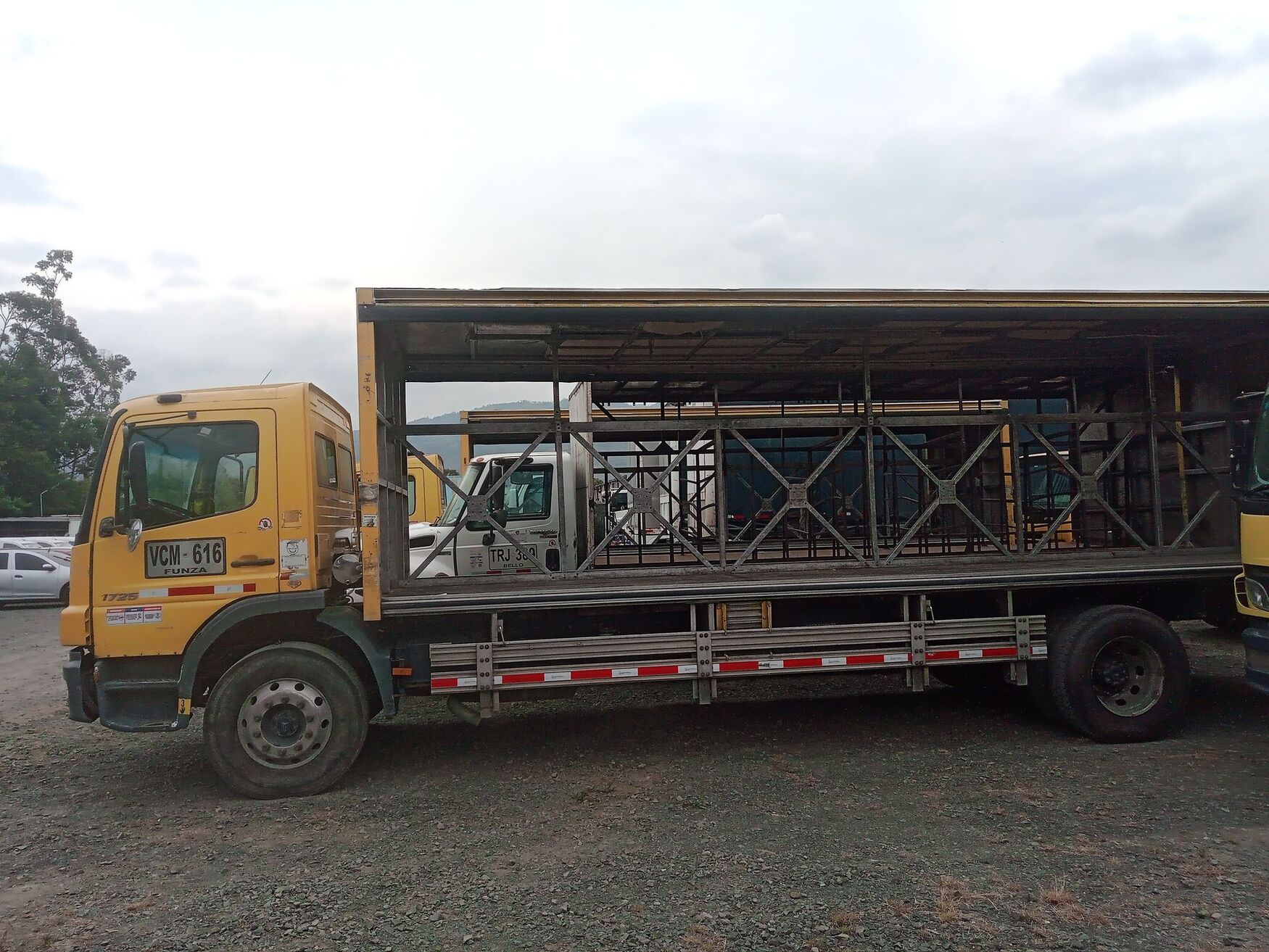 Mercedes Benz - Atego - 2007 image number 10