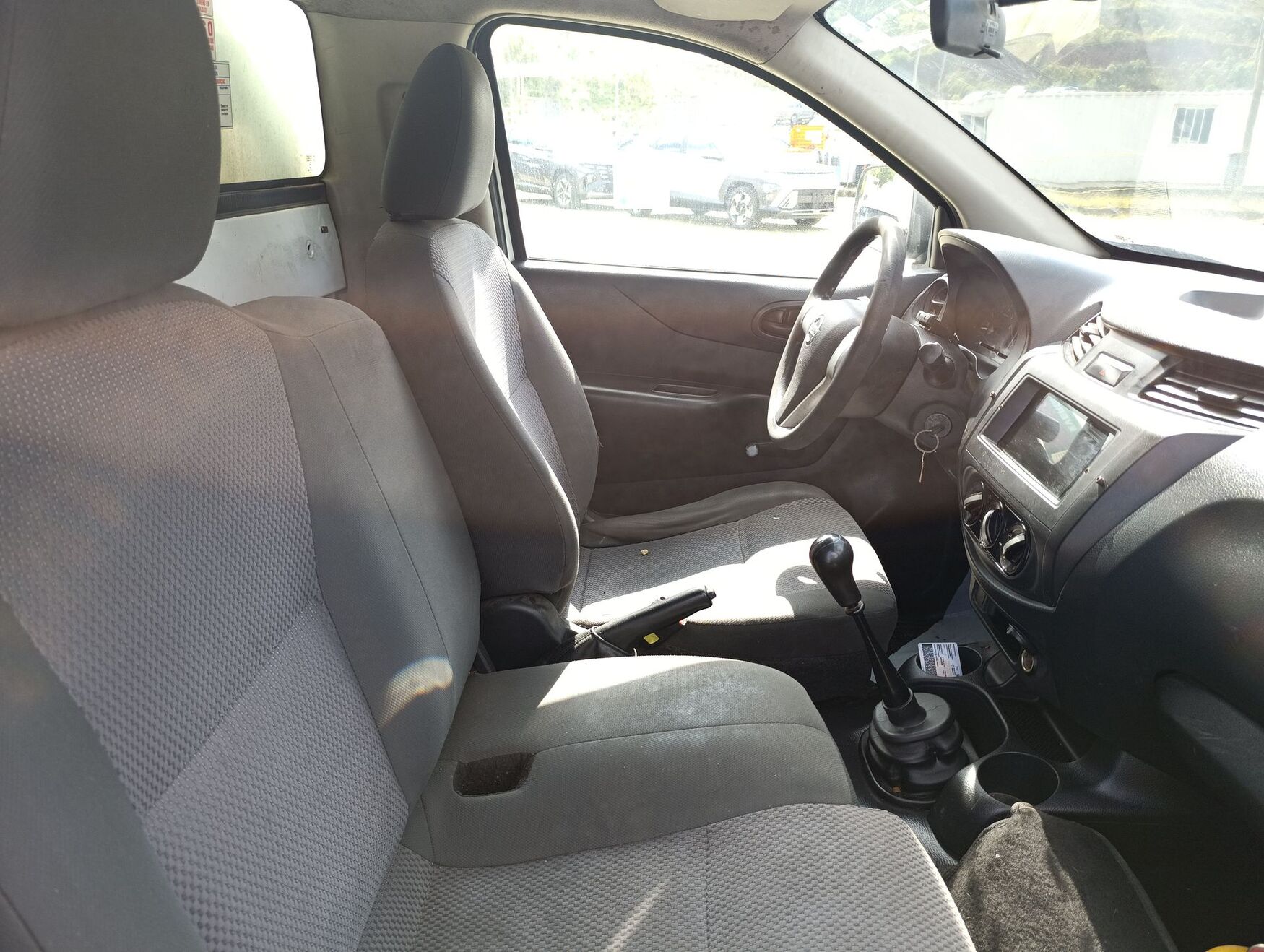 Nissan - Frontier - 2019 image number 2