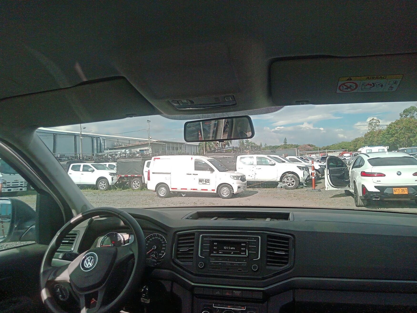 Volkswagen - Amarok - 2023 image number 11