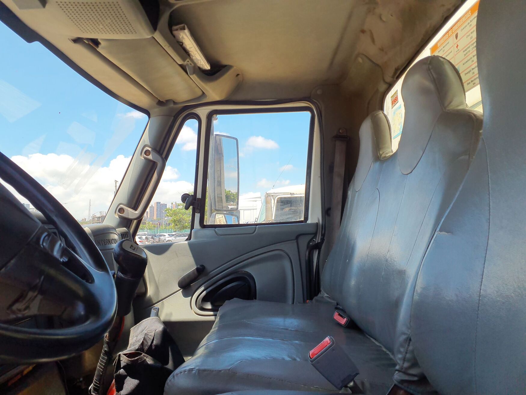 International - 4300 - 2013 image number 2