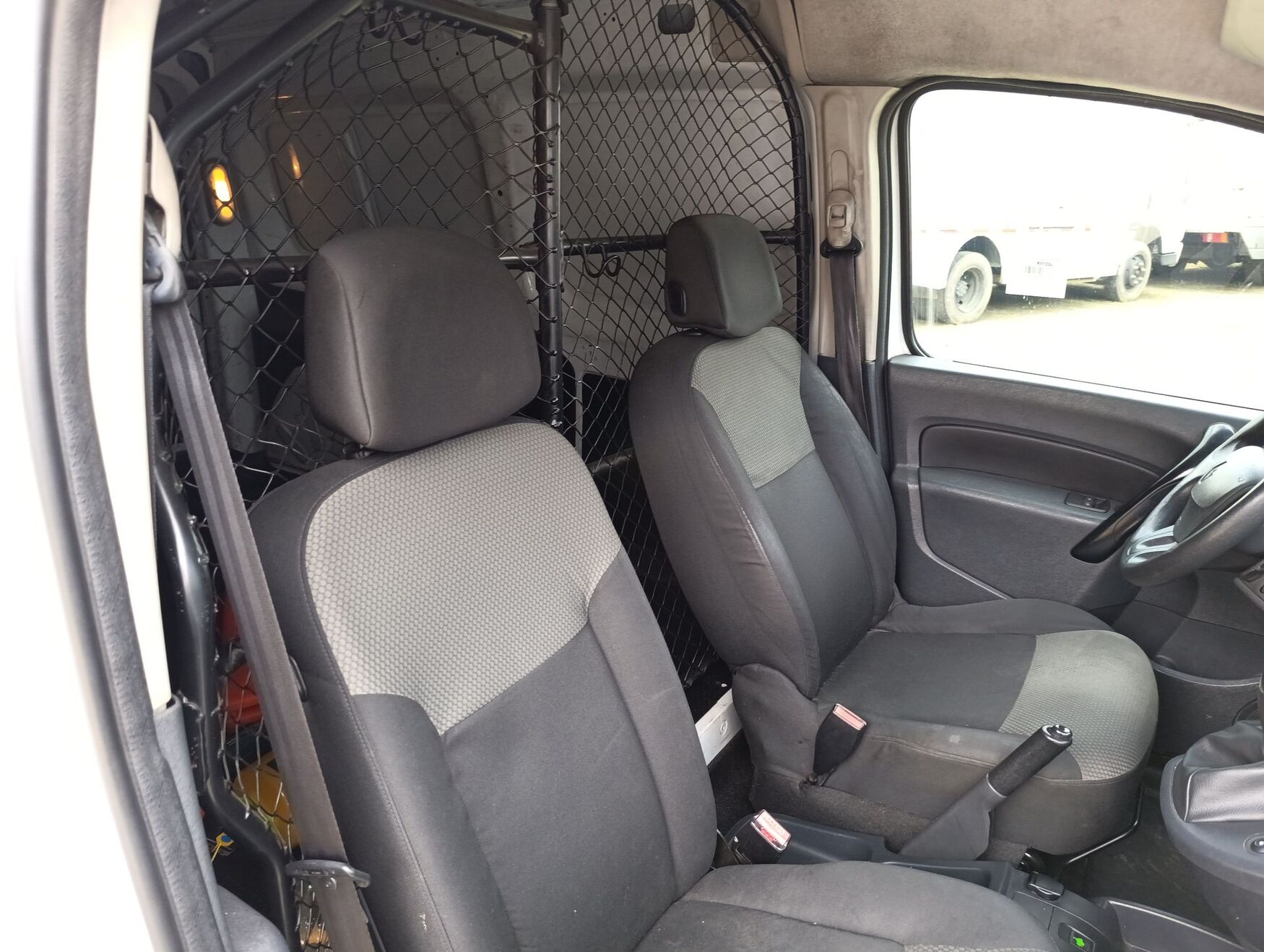 Renault - Kangoo ZE - 2019 image number 3