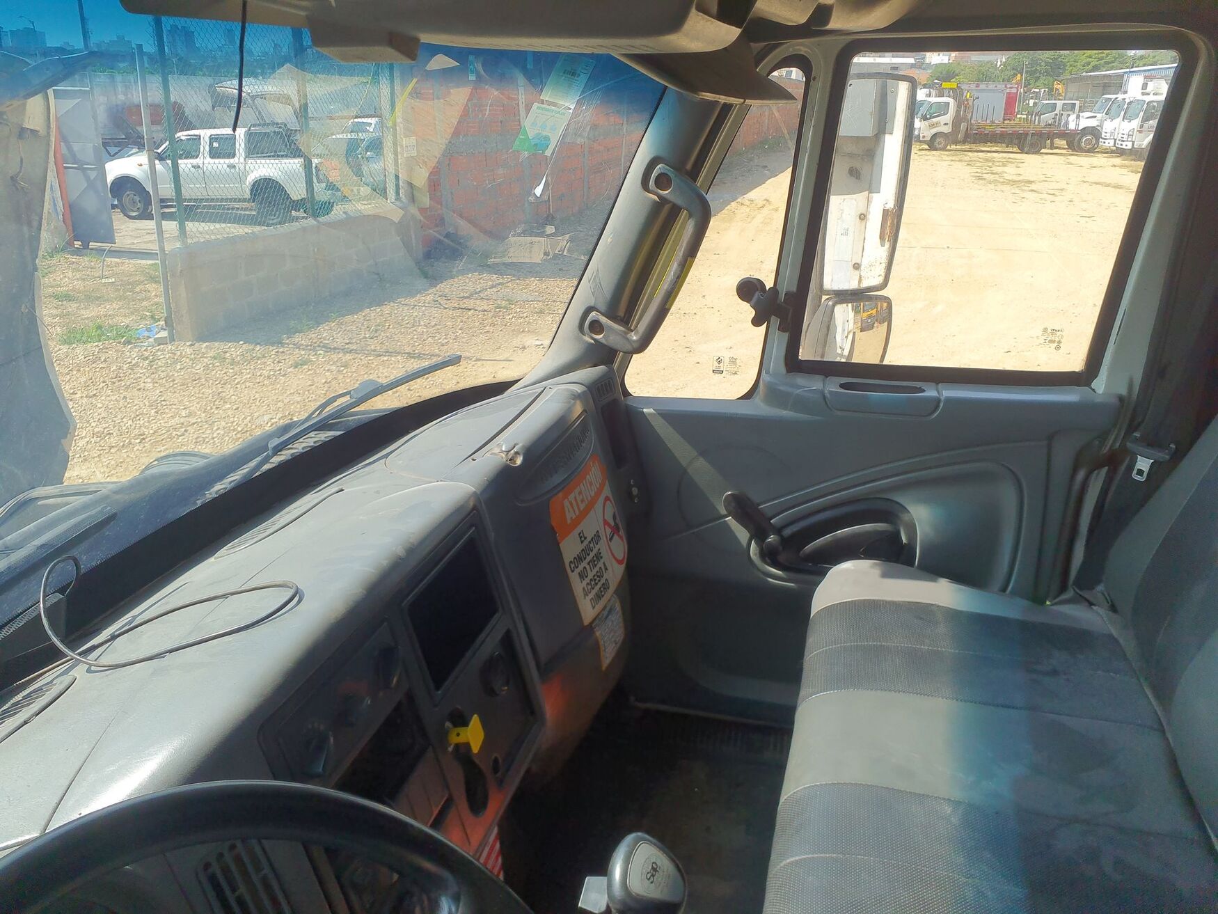 International - 4300 - 2012 image number 2