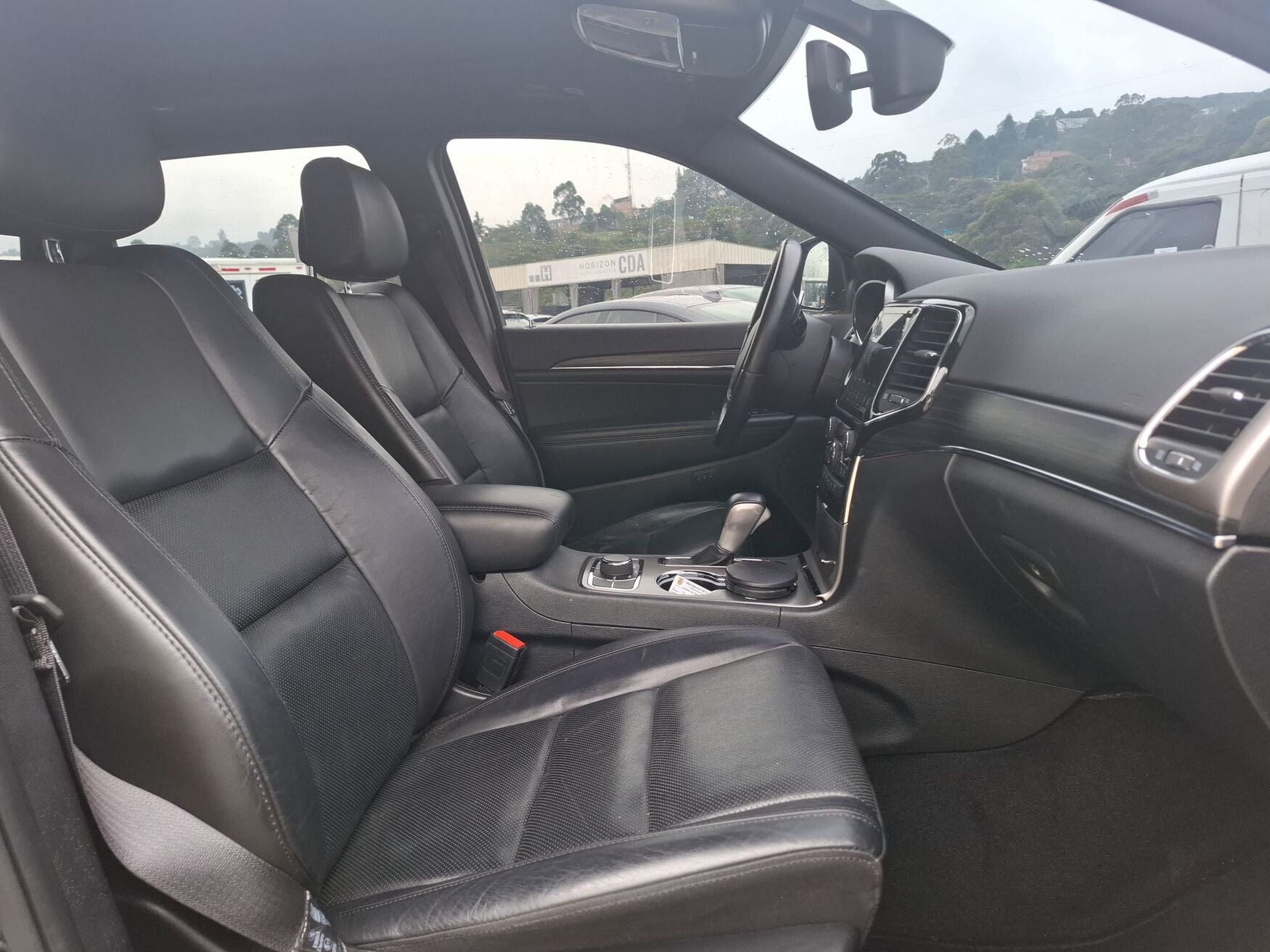 Jeep - Grand Cherokee - 2022 image number 2