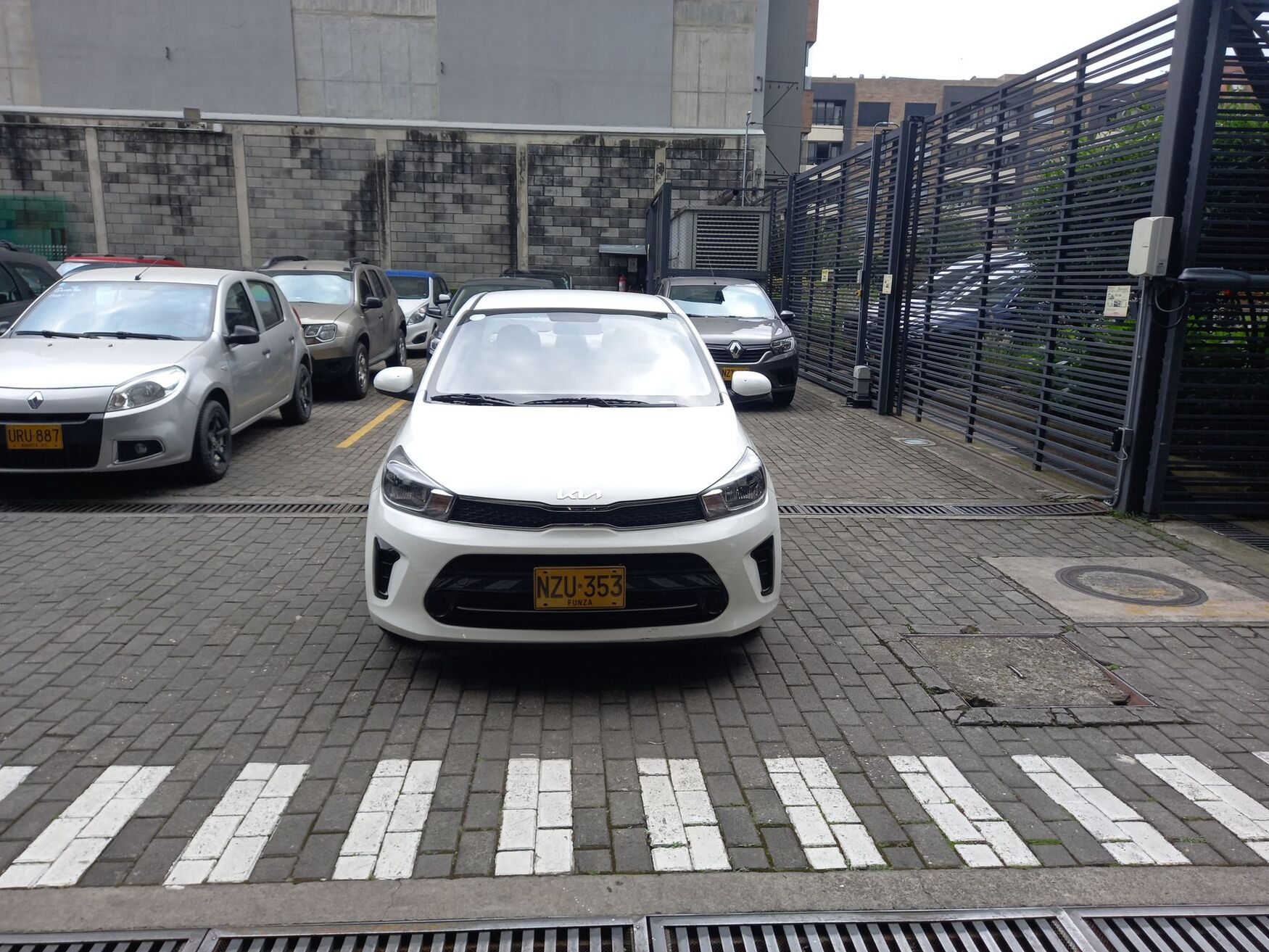 Kia - Soluto - 2025 image number 1