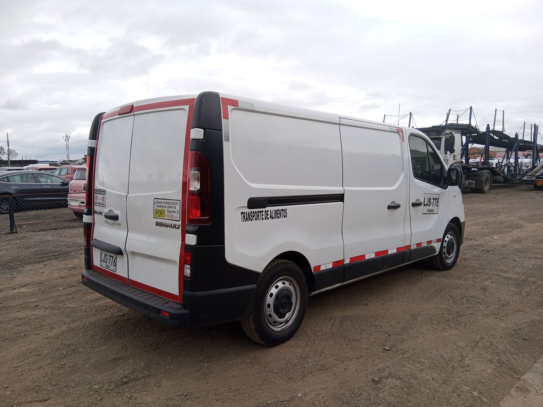 Renault - Trafic - 2023 image number 9