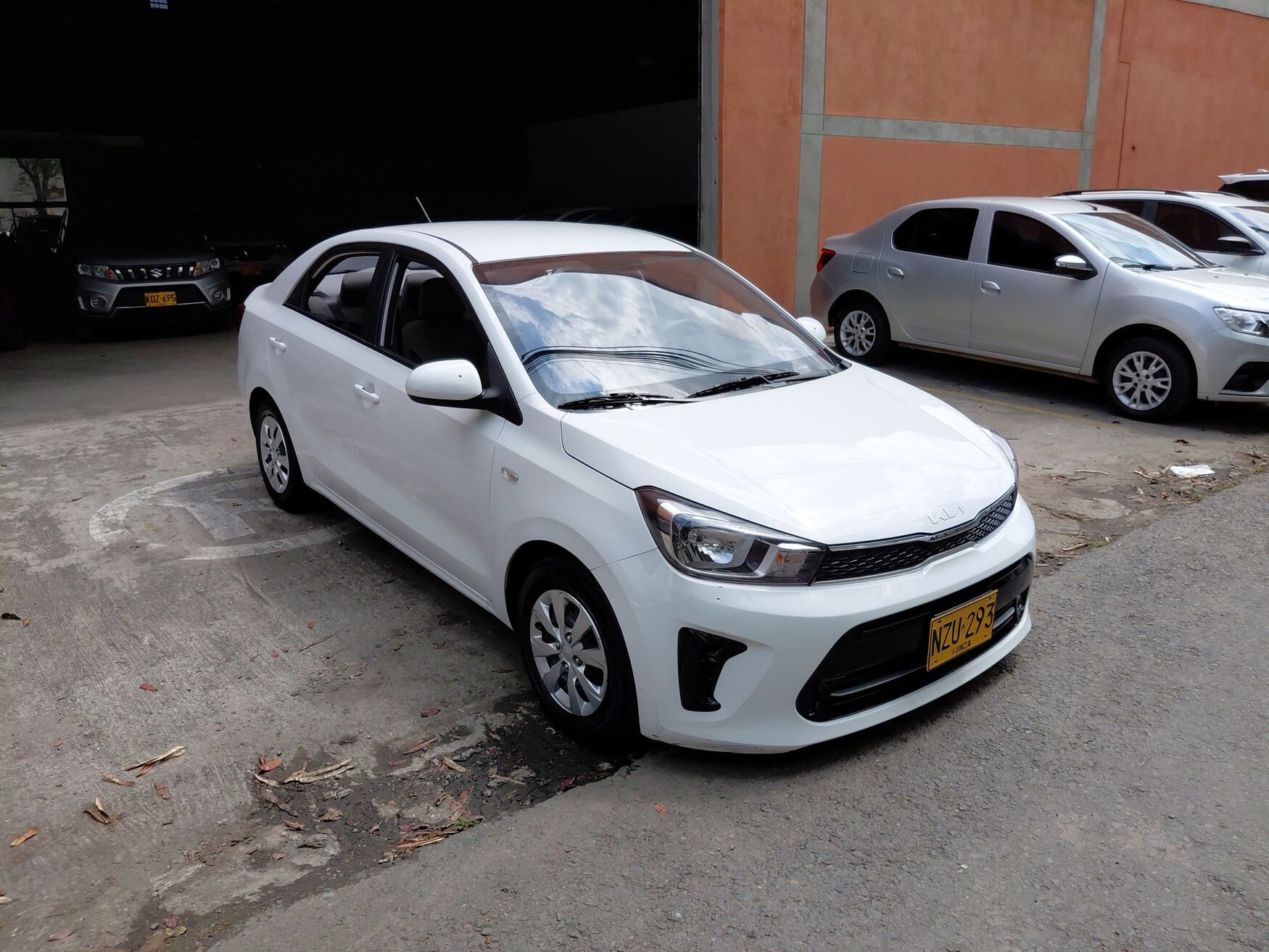 Kia - Soluto - 2025 image number 1