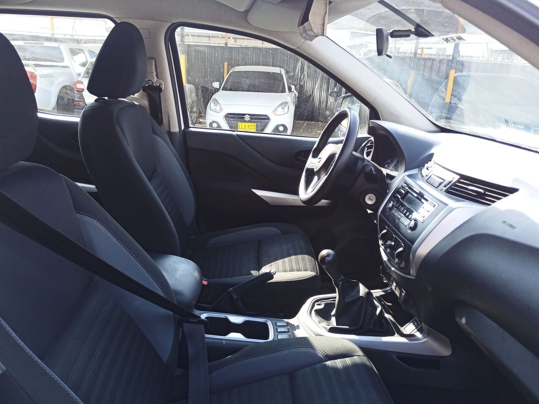 Nissan - Frontier - 2025 image number 2