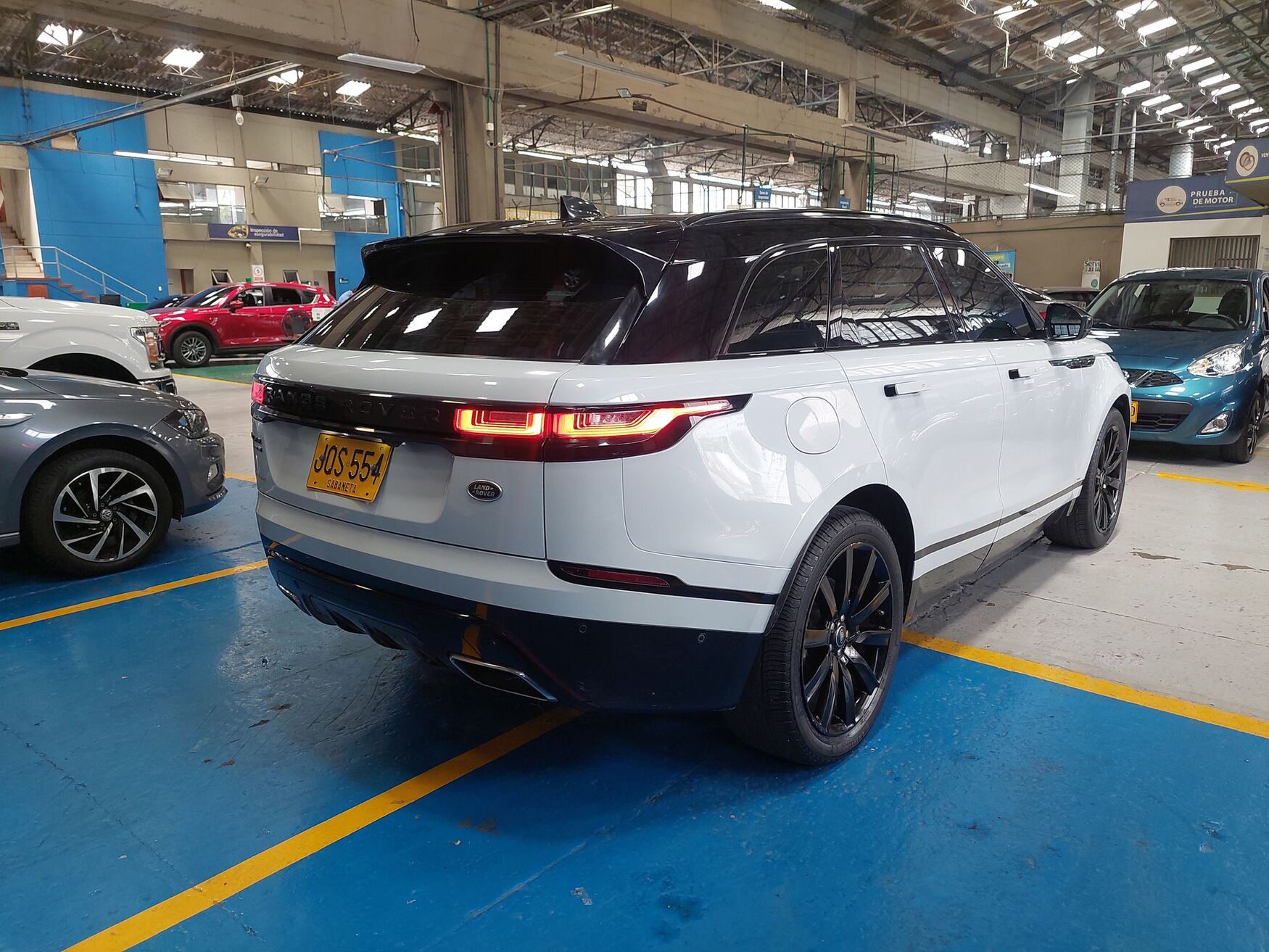 Land Rover - Velar - 2020 image number 9